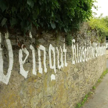 Schwalbennest Auf Dem Weingut Arthur Melsheimer