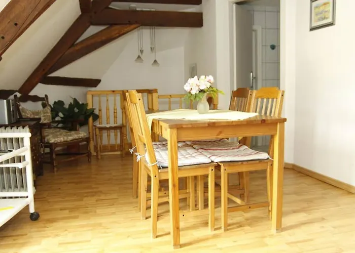 Schwalbennest Auf Dem Weingut Arthur Melsheimer *